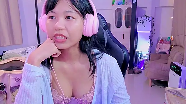 Snapshot of Kana_G chatting on 8, 3, 2025 Kana G online show from 8, 3, 2025