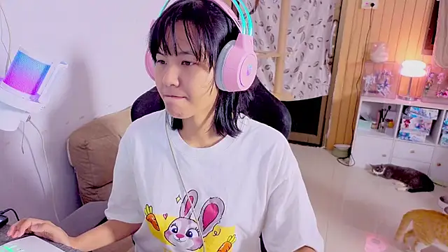 Snapshot of Kana_G chatting on 11, 10, 2025 Kana G online show from 11, 10, 2025