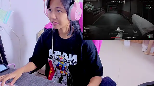 Snapshot of Kana_G chatting on 23, 10, 2025 Kana G online show from 23, 10, 2025