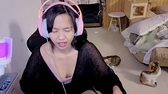 Snapshot of Kana_G chatting on 19, 11, 2025 Kana G online show from 19, 11, 2025