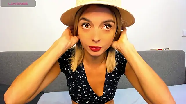 Snapshot of _ellen_meow_ chatting on 25, 9, 2025 ellen meow online show from 25, 9, 2025
