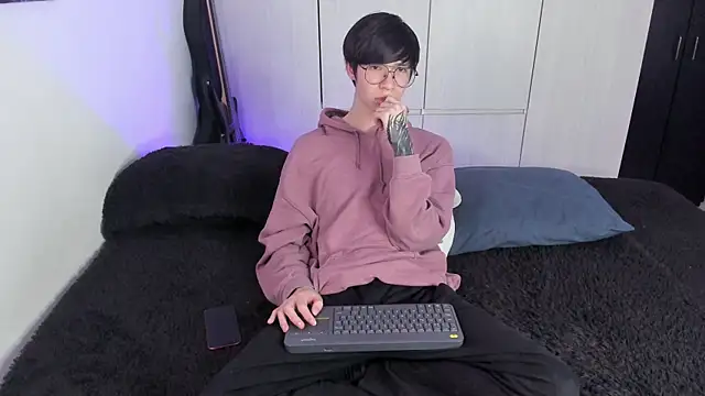 Aventure Twinks online show from 29, 1, 2025