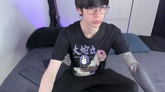 Aventure Twinks online show from 2, 2, 2025