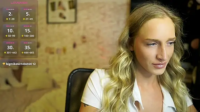 Nicolette  Shea  online show from 27, 10, 2025