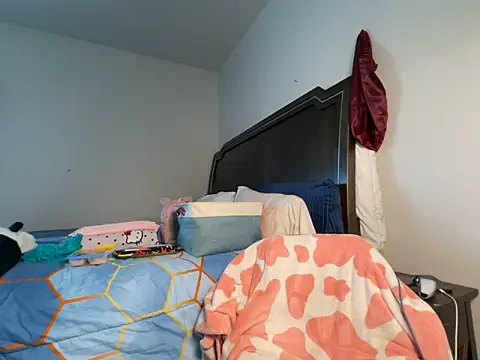 Snapshot of VixenCapri chatting on 22, 12, 2025 VixenCapri online show from 22, 12, 2025