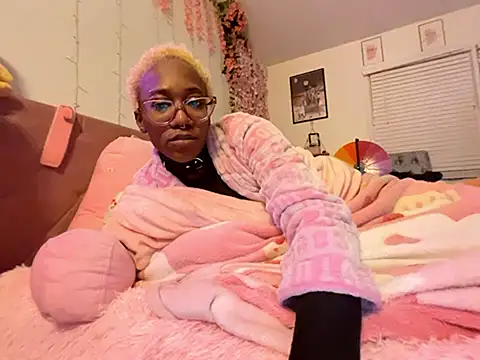 Snapshot of VixenCapri chatting on 1, 2, 2026 VixenCapri online show from 1, 2, 2026