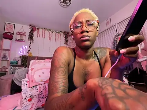 Snapshot of VixenCapri chatting on 4, 2, 2026 VixenCapri online show from 4, 2, 2026