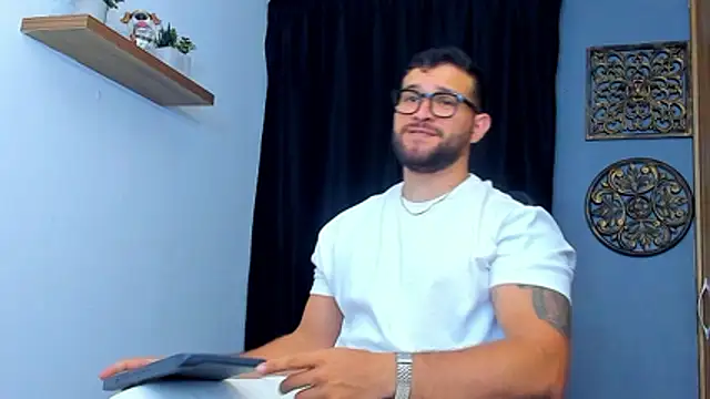 Snapshot of AndrewDiaz chatting on 21, 3, 2026 AndrewDiaz online show from 21, 3, 2026