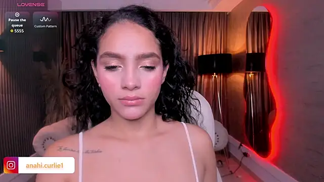 Snapshot of anahi_curlie1 chatting on 16, 6, 2026 anahi curlie1 online show from 16, 6, 2026