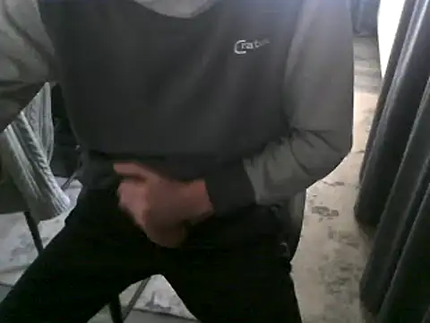 Snapshot of hornyman18cm39 chatting on 29, 1, 2025 hornyman18cm39 online show from 29, 1, 2025