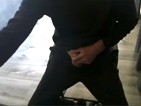 Snapshot of hornyman18cm39 chatting on 25, 4, 2026 hornyman18cm39 online show from 25, 4, 2026