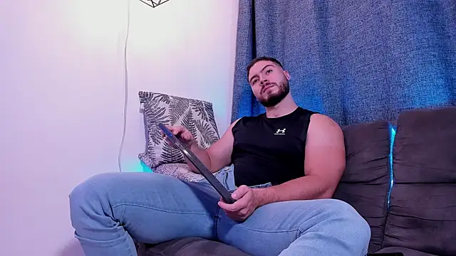 SebastianVilla  online show from 11, 2, 2025