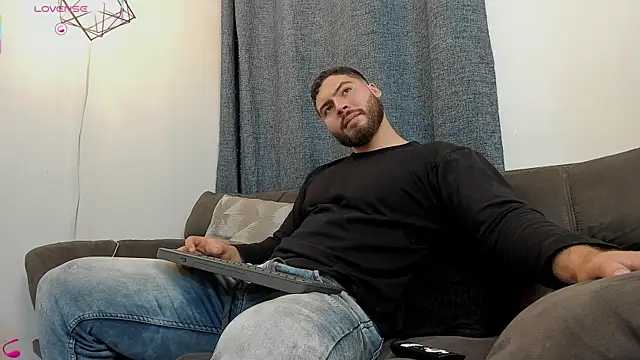 SebastianVilla  online show from 26, 9, 2025