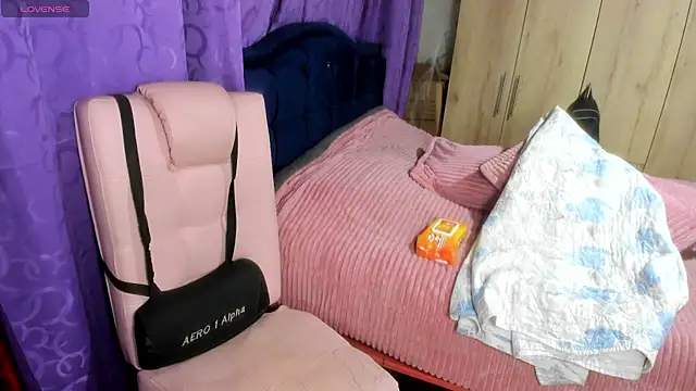 Snapshot of Kenia_oz chatting on 2, 2, 2026 Kenia oz online show from 2, 2, 2026