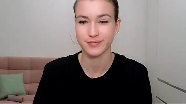 AliciaNewell online show from 10, 1, 2025