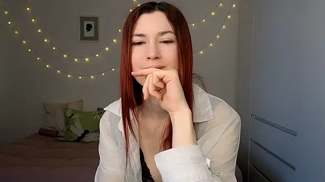 AliciaNewell online show from 9, 3, 2026