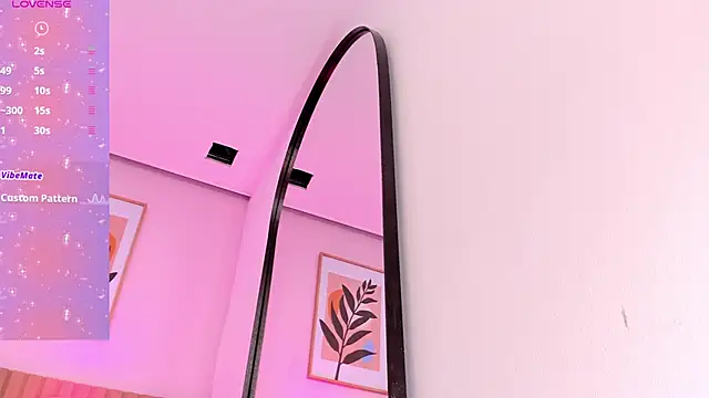 Snapshot of sweety_bombom chatting on 29, 10, 2025 sweety bombom online show from 29, 10, 2025