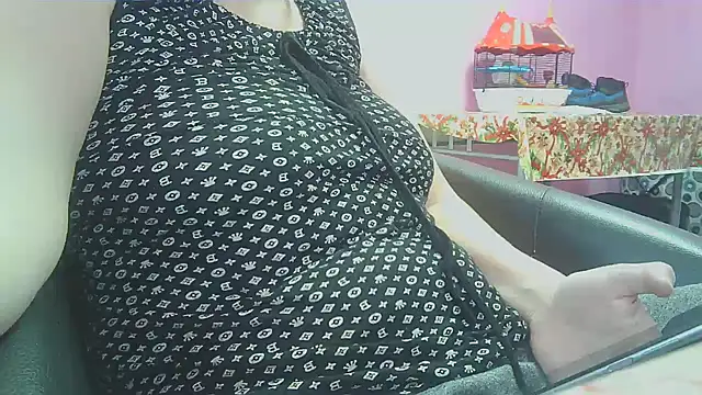 Snapshot of Lucinka1 chatting on 6, 1, 2025 Lucinka1 online show from 6, 1, 2025