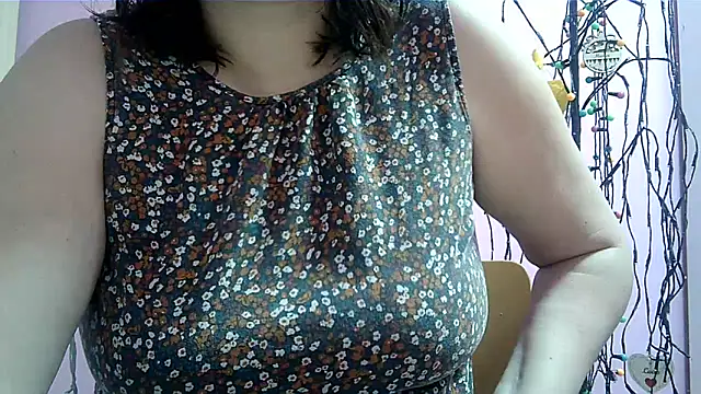 Snapshot of Lucinka1 chatting on 1, 2, 2025 Lucinka1 online show from 1, 2, 2025