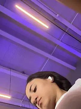 Snapshot of _Caroliinee_ chatting on 4, 2, 2025 Caroliinee online show from 4, 2, 2025