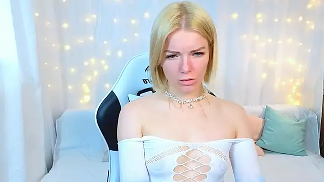 Lily Daviss online show from 12, 5, 2026