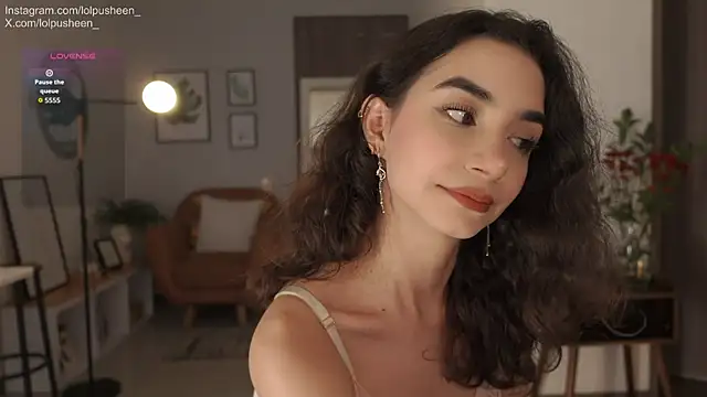 Snapshot of JulietteDee chatting on 4, 2, 2026 JulietteDee online show from 4, 2, 2026