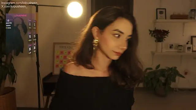 Snapshot of JulietteDee chatting on 5, 2, 2026 JulietteDee online show from 5, 2, 2026