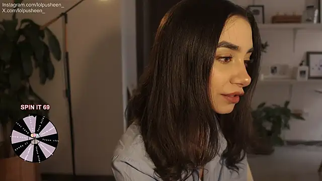 Snapshot of JulietteDee chatting on 10, 2, 2026 JulietteDee online show from 10, 2, 2026