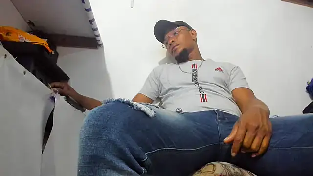 Snapshot of hugo3918_ chatting on 22, 11, 2025 hugo3918 online show from 22, 11, 2025