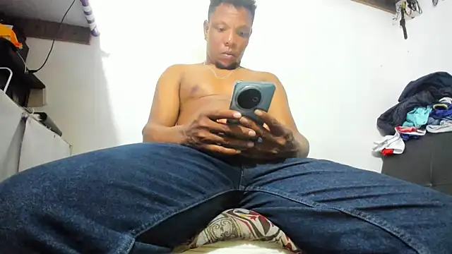 Snapshot of hugo3918_ chatting on 24, 11, 2025 hugo3918 online show from 24, 11, 2025