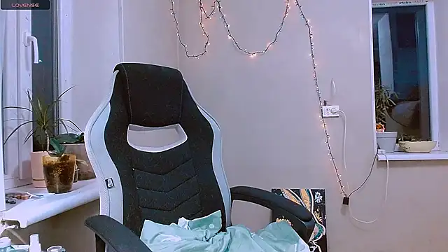 Snapshot of RosaJil chatting on 27, 11, 2025 RosaJil online show from 27, 11, 2025