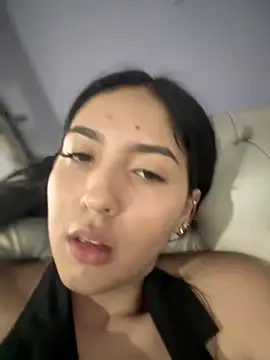 MarianaBenz online show from 11, 2, 2025