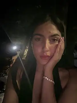 MarianaBenz online show from 12, 2, 2025