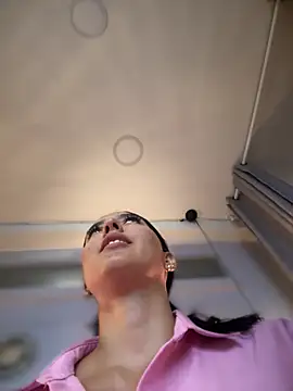 MarianaBenz online show from 13, 3, 2025