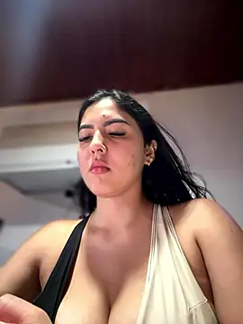 Snapshot of MarianaBenz chatting on 10, 1, 2026 MarianaBenz online show from 10, 1, 2026