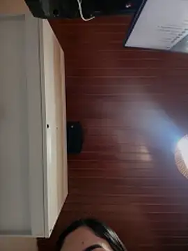 Snapshot of MarianaBenz chatting on 2, 4, 2026 MarianaBenz online show from 2, 4, 2026