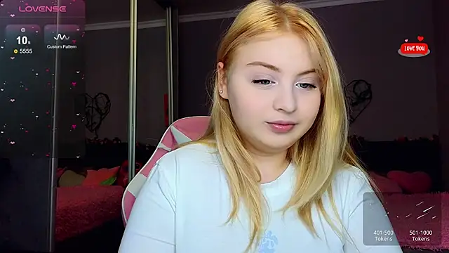 Snapshot of shy_blondiee chatting on 16, 2, 2025 shy blondiee online show from 16, 2, 2025