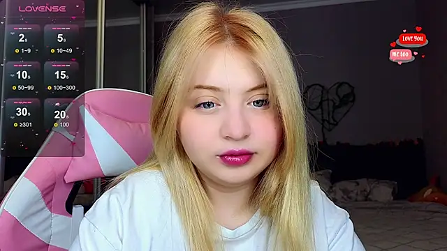 Snapshot of shy_blondiee chatting on 22, 2, 2025 shy blondiee online show from 22, 2, 2025