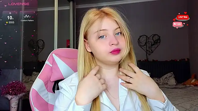 Snapshot of shy_blondiee chatting on 22, 2, 2025 shy blondiee online show from 22, 2, 2025