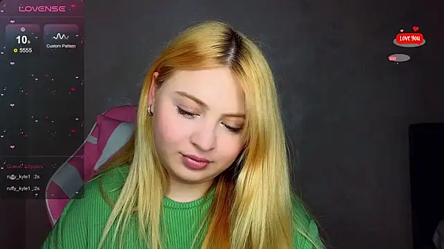 Snapshot of shy_blondiee chatting on 15, 3, 2025 shy blondiee online show from 15, 3, 2025