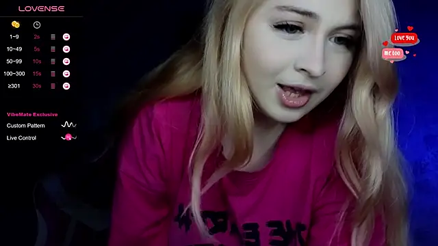 Snapshot of shy_blondiee chatting on 4, 10, 2025 shy blondiee online show from 4, 10, 2025