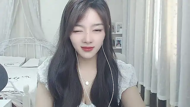 Snapshot of Jenny-Z chatting on 28, 4, 2026 Jenny-Z online show from 28, 4, 2026