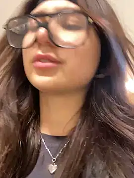 QuitieLia online show from 6, 12, 2024