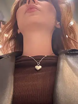 QuitieLia online show from 19, 11, 2025