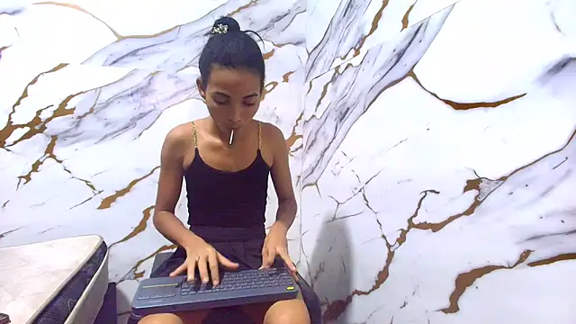 Snapshot of luciana_daza chatting on 28, 5, 2026 luciana daza online show from 28, 5, 2026