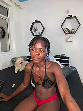 Snapshot of petiteebony_81 chatting on 2, 3, 2025 petiteebony 81 online show from 2, 3, 2025