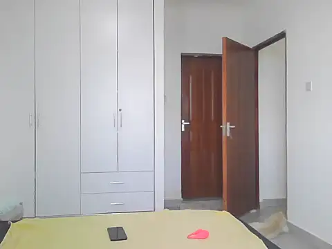 Snapshot of petiteebony_81 chatting on 2, 11, 2025 petiteebony 81 online show from 2, 11, 2025