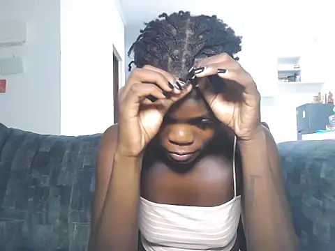 Snapshot of petiteebony_81 chatting on 22, 12, 2025 petiteebony 81 online show from 22, 12, 2025