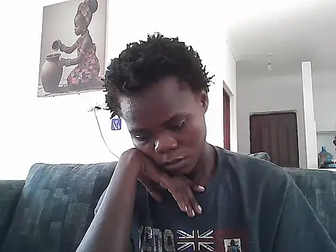 Snapshot of petiteebony_81 chatting on 10, 1, 2026 petiteebony 81 online show from 10, 1, 2026