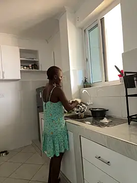 Snapshot of petiteebony_81 chatting on 16, 2, 2026 petiteebony 81 online show from 16, 2, 2026